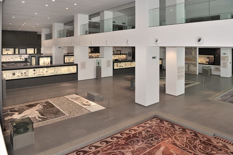 Mezzanine view over the pebble mosaic floors