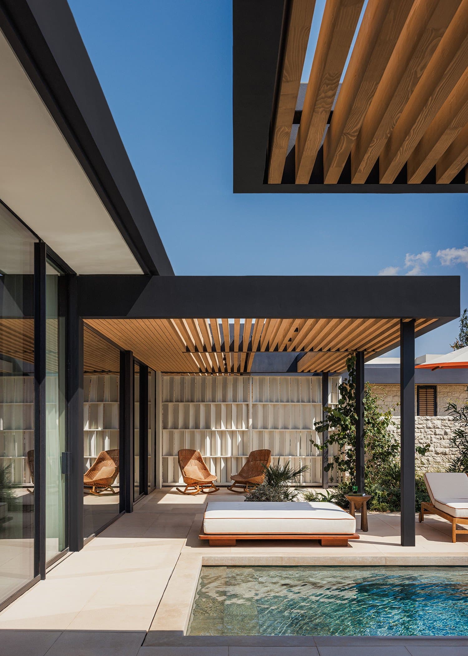 Topos residence — pool